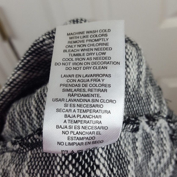 Champion Apparel Crewneck Sweater Women's Large - Picture 8 of 8